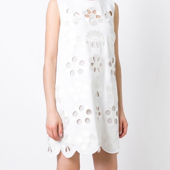 VICTORIA VICTORIA BECKHAM Scalloped Edge Floral Embroidery Crepe Dress - Picture 7 of 7